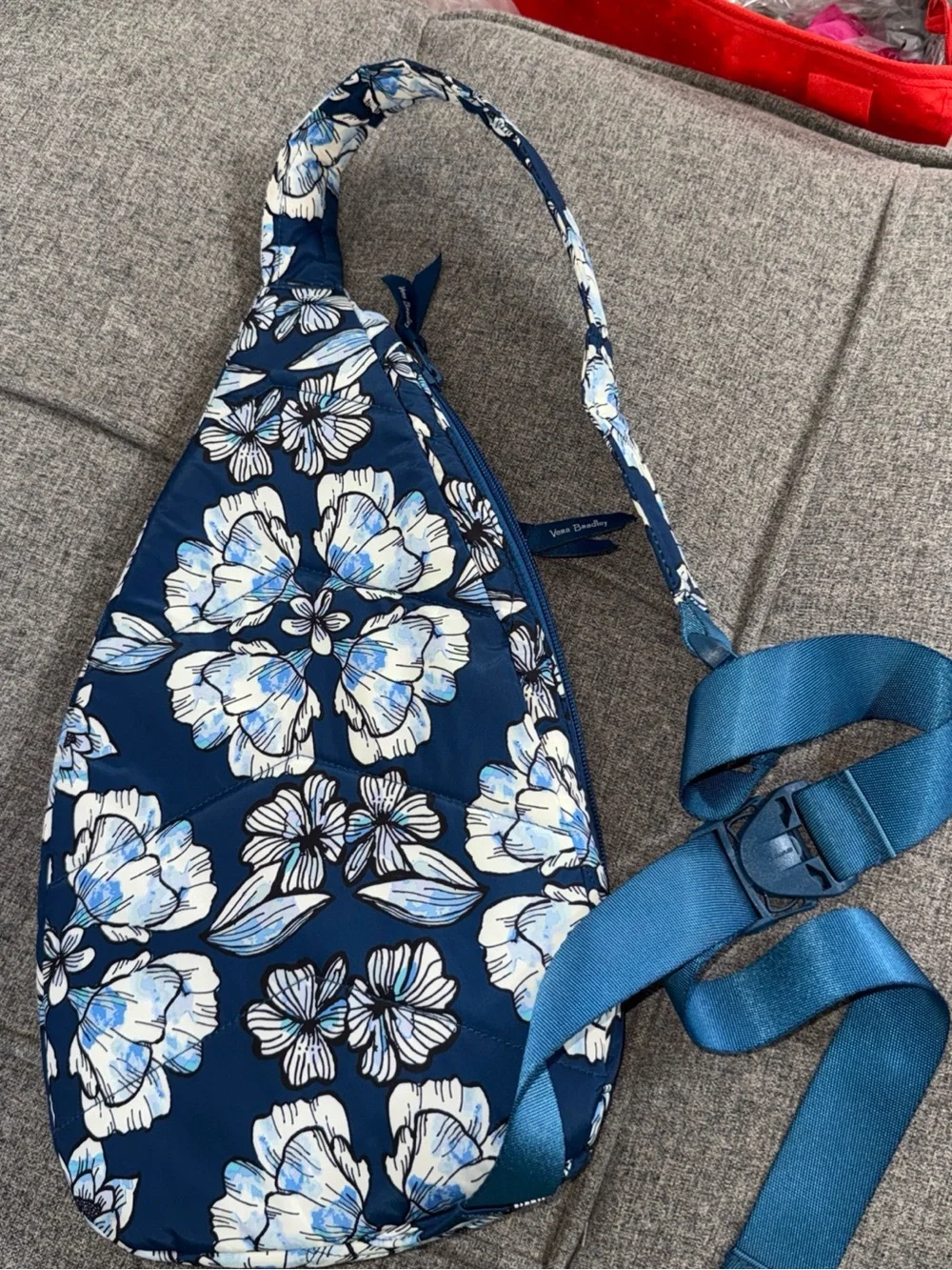 Vera Bradley Ultralight Essential Slingbag Blue Floral One Arm Backpack Or Chest